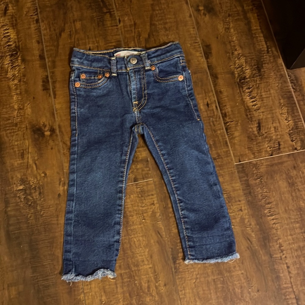 Adorable stretchy Levi’s high rise ankle straight toddler denim
